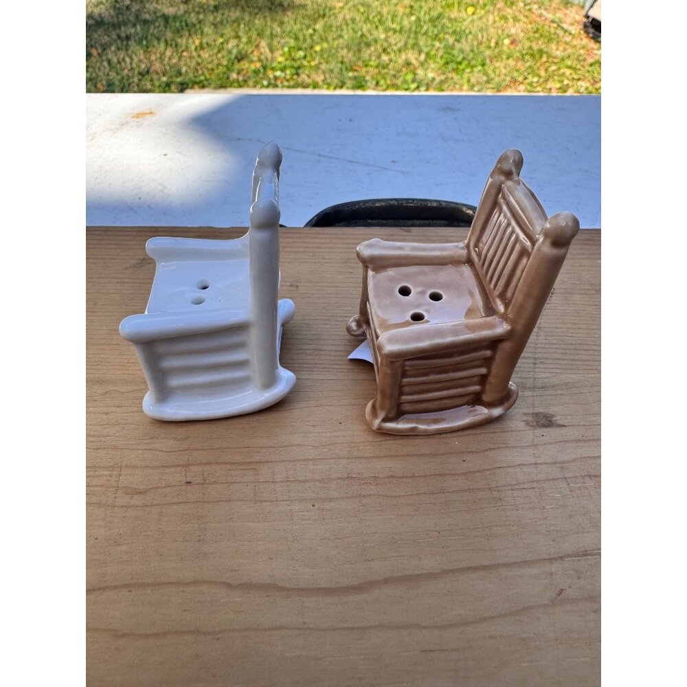 Cracker Barrel Rocking Chair Salt Pepper Shakers Set Brown White New - Picture 3 of 6